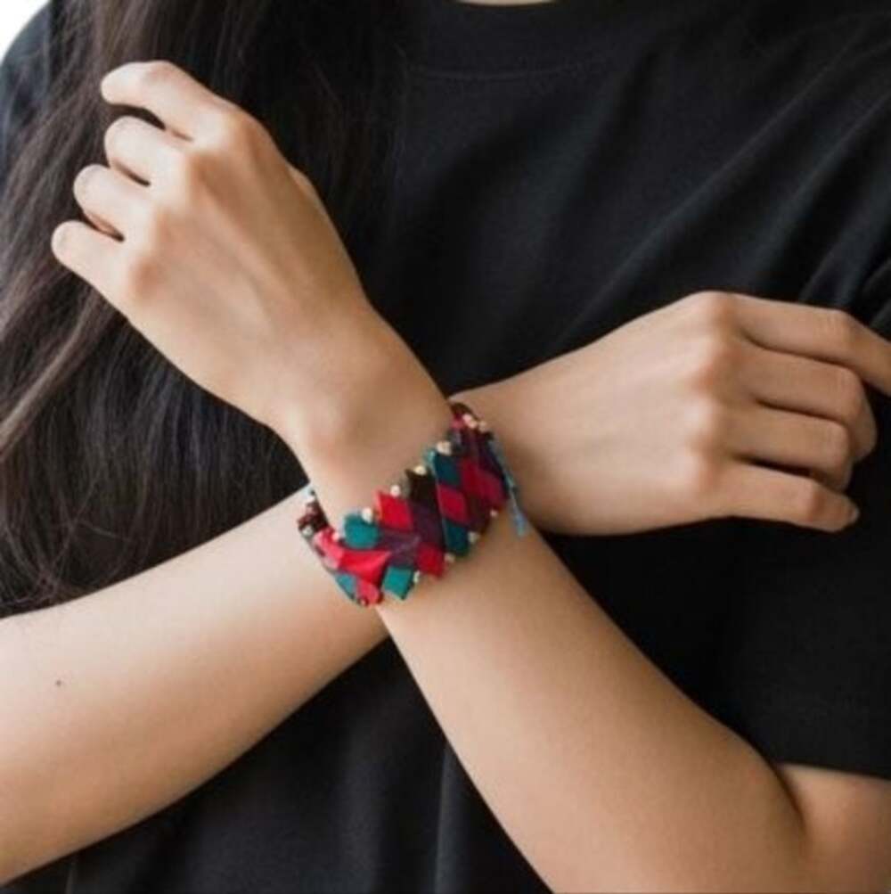 Jester cloth stretch bracelet